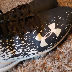 Under armour boys cleats size 7